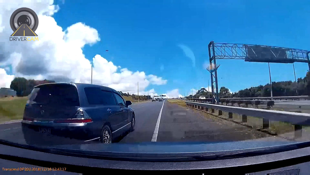 Lane-jumper Pushes Driver Out of Their Lane